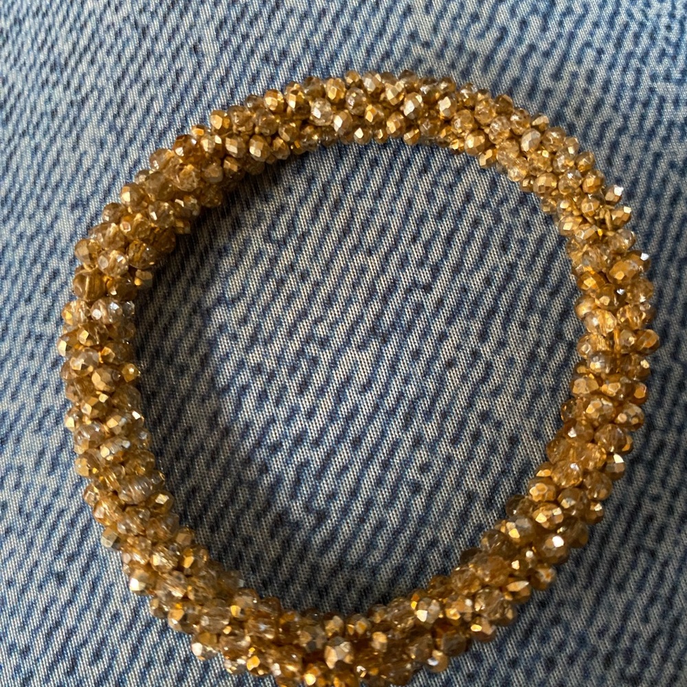 Elegant Gold Bracelet with Timeless Design